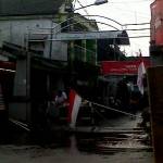 Jl Putat Jaya Lebar B yang Diblokade warga. Foto:rusmiyanto/bangsaonline