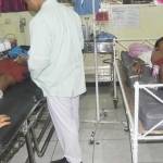 Siswa SDN Jatisari I Probolinggo dirawat karena keracunan. foto: detik