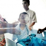 Ahza yang masih menjalani perawatan di rumah sakit. foto: YAHYA/ BANGSAONLINE