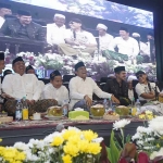 Para tokoh yang hadir dalam Gebyar Sholawat dalam rangka memperingati Hari Santri Nasional 2024 di Sidoarjo.