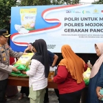 Kapolres Mojokerto Kota saat menyapa masyarakat.