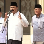Wakil Walikota Adi Wibowo (kiri ke kanan), Wali Kota  Gus Ipul  dan Sekda Kota Pasuruan  Rusdianto. Foto: Supardi/BANGSAONLINE.com