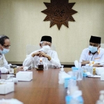 Ketua DPW PKS Jatim, Irwan Setiawan (dua dari kanan) saat memimpin silaturahim kebangsaan ke PW Muhammadiyah Jatim. foto: ist.