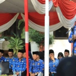 Wali Kota Pasuruan saat memimpin upacara peringatan HUT ke-54 Korpri.