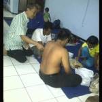 Sejumlah warga eks Gafatar asal Surabaya saat ditampung di Kantor Kesbangpolinmas Nganjuk. foto: soewandito/ BANGSAONLINE