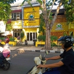  Kantor DPD Golkar Gresik, di Jalan Panglima Sudirman, Gresik. FOTO: SYUHUD/BANGSAONLINE