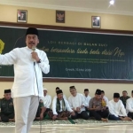 Wabup Moh. Qosim memberikan tausiyah dalam bukber di kantor LDII. foto: SYUHUD/ BANGSAONLINE