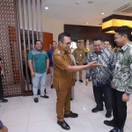 Wali Kota Batu saat menerima rombongan Komisi A DPRD Jatim.