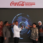 Pj Bupati Nurkholis, Ketua DPRD H.Samsul Hidayat, dan Pimpinan Coca Cola