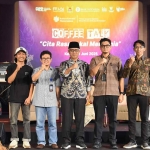 Wakil Wali Kota Kediri, Gus Qowim (tengah), dan Kepala KPwBI Kediri Yayat Cadarajat (nomor 2 dari kiri), bersama narasumber. Foto: Ist 