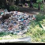 Sampah yang menggunung di Sumber Sentong