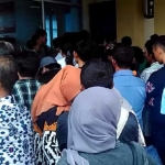 Para pemohon e-KTP di Dispendukcapil Kabupaten Blitar.