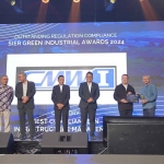 Penghargaan yang diserahkan dalam acara Green Industrial Awards dan SIER Customer Gathering 2024