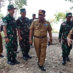 Bupati Nganjuk saat meninjau pelaksanaan TMMD ke-124.