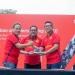Penandatanganan MoU antara Bank Jakarta dengan Persija.