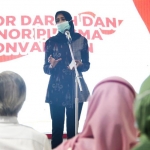 Ketua TP PKK Kota Kediri Ferry Silviana Abu Bakar saat memberi sambutan. (foto: ist)
