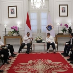 Serikat buruh saat bertemu Gubernur DKI untuk menyampaikan aspirasi. 