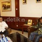 KH Said Aqil Siradj saat menemu Agung Laksono di kantor PBNU. Foto: detik.com 