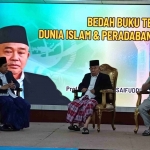 DARI KIRI:  Prof. Dr. H. Ahmad Dakhoir, S.H.I., M.H.I. Prof Dr KH Asep Saifuddin Chalim, MA, dan M Mas