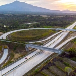 Jalan Tol Sigli-Banda Aceh yang menghubungkan wilayah-wilayah di Provinsi Aceh dibangun menggunakan semen UltraPro dari SIG. Foto: Ist.