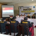 Ketua DPD Granat Jatim, Arie Soeripan (nomor 2 dari kanan), dan Ketua DPC Granat Kota Kediri, Danang Prabandaru (kanan) saat memberi pengarahan. Foto: Ist