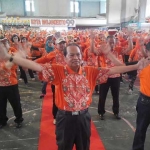 Wali Kota Masud Yunus turut senam dalam Germas yang dilaunching di Gor dan Seni Mojopahit. foto: yudi eko purnomo