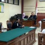 Terdakwa Joko Pristiwanto saat menjalani sidang putusan korupsi hibah UMKM di Pengadilan Tipikor, Surabaya. Foto: Ist.