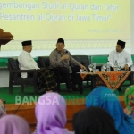 Gus Solah dan Quraish Shihab saat dialog di Aula KH Yusuf Hasim. foto: RONY SUHARTOMO/ BANGSAONLINE
