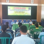 Para peserta sedang mengikuti pelatihan keterampilan meubeler.