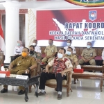 Forkopimda Kabupaten Ngawi saat mengikuti rakor virtual dengan Presiden RI.