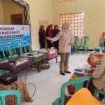 Jurusan Kesehatan Politeknik Negeri Madura saat menggelar pengabdian kepada masyarakat di Dusun Secang, Desa Plakpak, Kecamatan Pegantenan, Pamekasan.