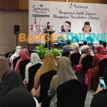 Bupati Ahmad Muhdlor membuka seminar pranikah yang digelar PD Salimah Sidoarjo, di Hotel Aston, Minggu (16/10). foto: Mustain/BANGSAONLINE.com