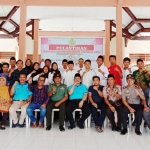 Wakil Bupati Mohni, Kepala Dinas Pemuda dan Olahraga Saad Asjari, Camat Arosbaya, beserta Pengurus IMA usai pelantikan di Pendopo Kecamatan Arosbaya Bangkalan.
