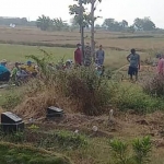 Pemakaman almarhumah Mazrotul Afiro, warga Desa Gredek, Kecamatan Duduksampeyan, Kabupaten Gresik, Rabu (14/7/2021). foto: ist.