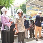 Dirjen Migas Kementerian ESDM RI, Tutuka Ariadi saat meresmikan jaringan gas secara simbolis di Halaman Kantor Dinas Kebudayaan dan Pariwisata Kabupaten Lamongan.