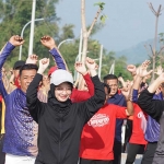 Wali Kota Kediri saat senam bersama warga. Foto: Ist