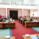 Suasana dengar pendapat antara pedagang dengan Komisi III DPRD Pacitan. (foto: ist)