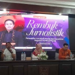 Dari kiri, narasumber Ahmadi, Kadis Kominfo Ana Kusuma, Kabid Andi Yulian Haryanto saat kegiatan Rembuk Jurnalistik.