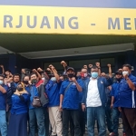 Sebanyak 18 DPC Partai NasDem se-Surabaya melakukan aksi mosi tidak percaya kepada Ketua DPD Partai NasDem, Robert Simangunsong. foto: istimewa