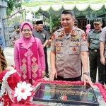 Gubernur Akademi Kepolisian Irjen Pol. Dr Rycko Amelza Dahniel bersama Wakil Bupati Pamekasan Raja