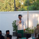 H. Syafiuddin memberikan sambutan di depan para ulama, kiai, dan tokoh masyarakat terkait UU Pesantren.
