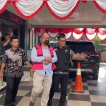 Penangkapan ES yang dilakukan Kejari Surabaya, atas dugaan kasus korupsi aset KAI. Foto: Ist.