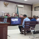 Persidangan R Abdul Latif Amin Imron, Bupati Bangkalan Non-Aktif di Pengadilan Tipikor Surabaya.