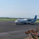 Penerbangan perdana di Bandara Notohadinegoro, Jember.
