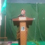 Koordinator Presidium Nasional KAHMI, Prof Siti Zuhro memberikan sambutan saat peresmian Graha KAHMI Jatim. foto: DIDI ROSADI/ BANGSAONLINE