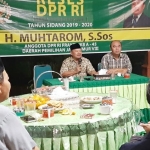Anggota DPR RI Fraksi PKB Muhtarom, saat menggelar reses di Kecamatan Kebonsari.