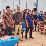 Bacabup dan bacawabup yang mengikuti penjaringan di Nasdem Gresik saat menyampaikan visi dan misi. foto: SYUHUD/ BANGSAONLINE