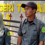 Ermaya (kiri) dan Syahrul saat sampai di PN Tuban