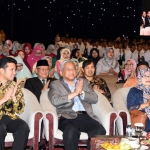 Wagub Jatim Emil Dardak menghadiri Rapat Senat Terbuka Unusa Pengukuhan Mahasiswa Baru Tahun Akademik 2019/2020 di Dyandra Convention Center Surabaya, Senin (16/9). foto: ist