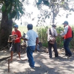 Proses ekskavasi situs yang diduga peninggalan Kerajaan Kahuripan di Desa Watesari, Kecamatan Balongbendo, Sidoarjo.